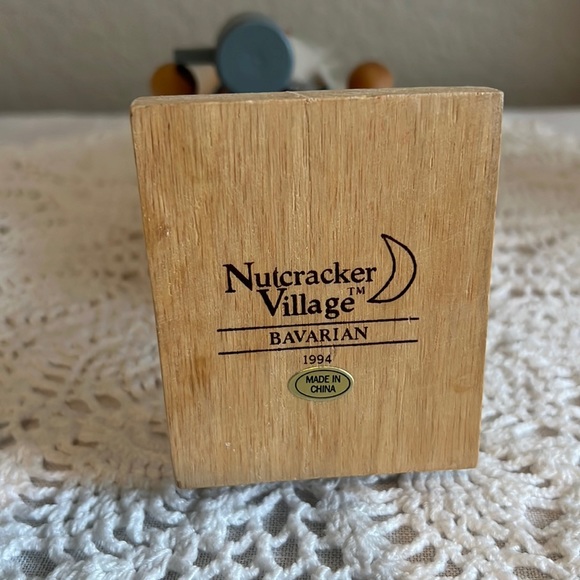 Nutcracker Village Vintage Bavarian Handcrafted Wooden Nutcracker With Box - Picture 15 of 16